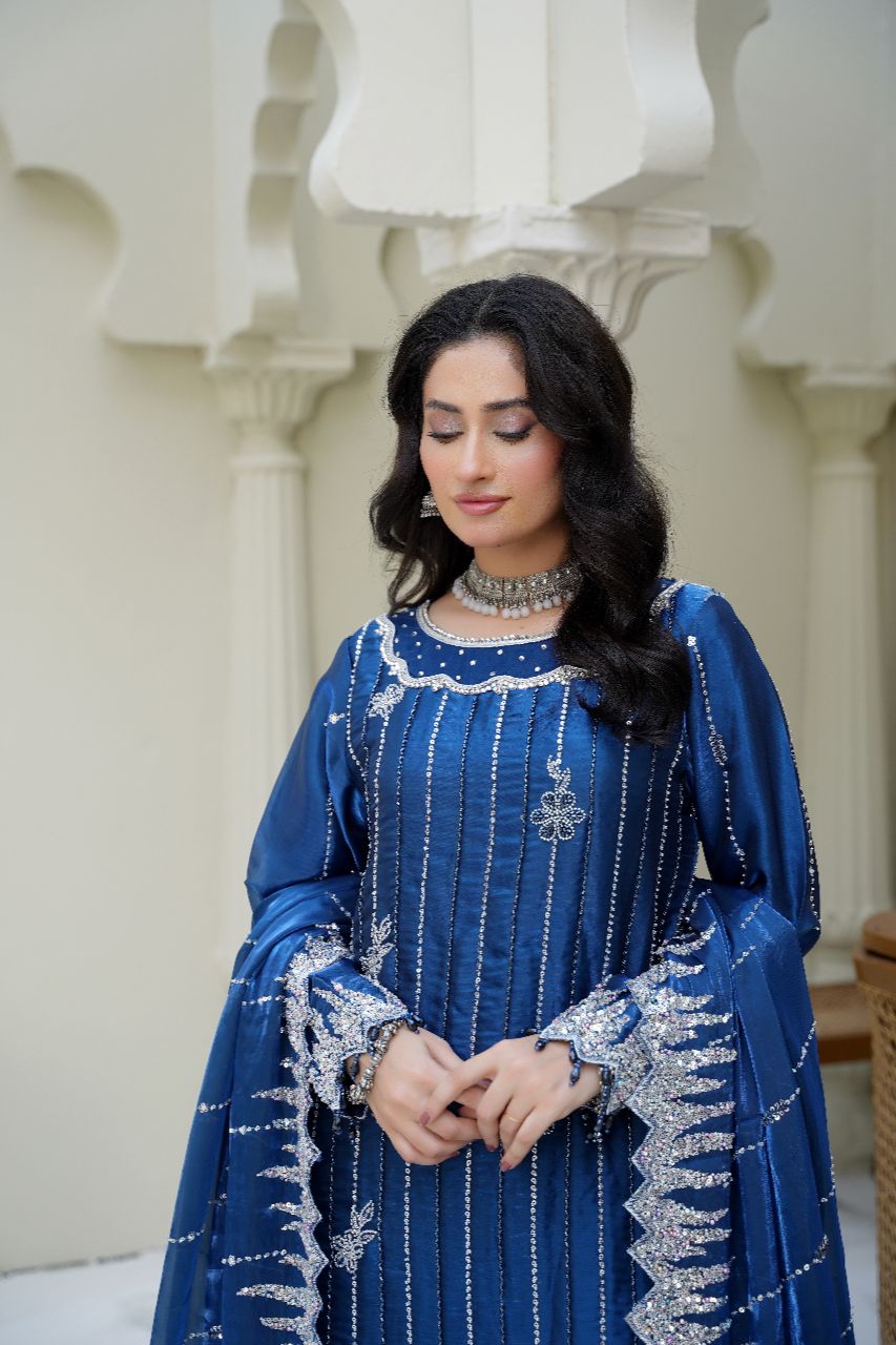 Queen Libas - Sahiba-e-Noor QL-F02