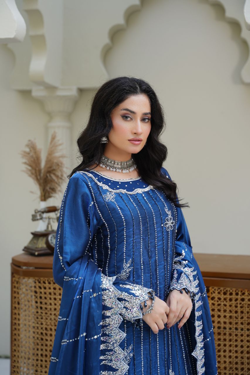 Queen Libas - Sahiba-e-Noor QL-F02