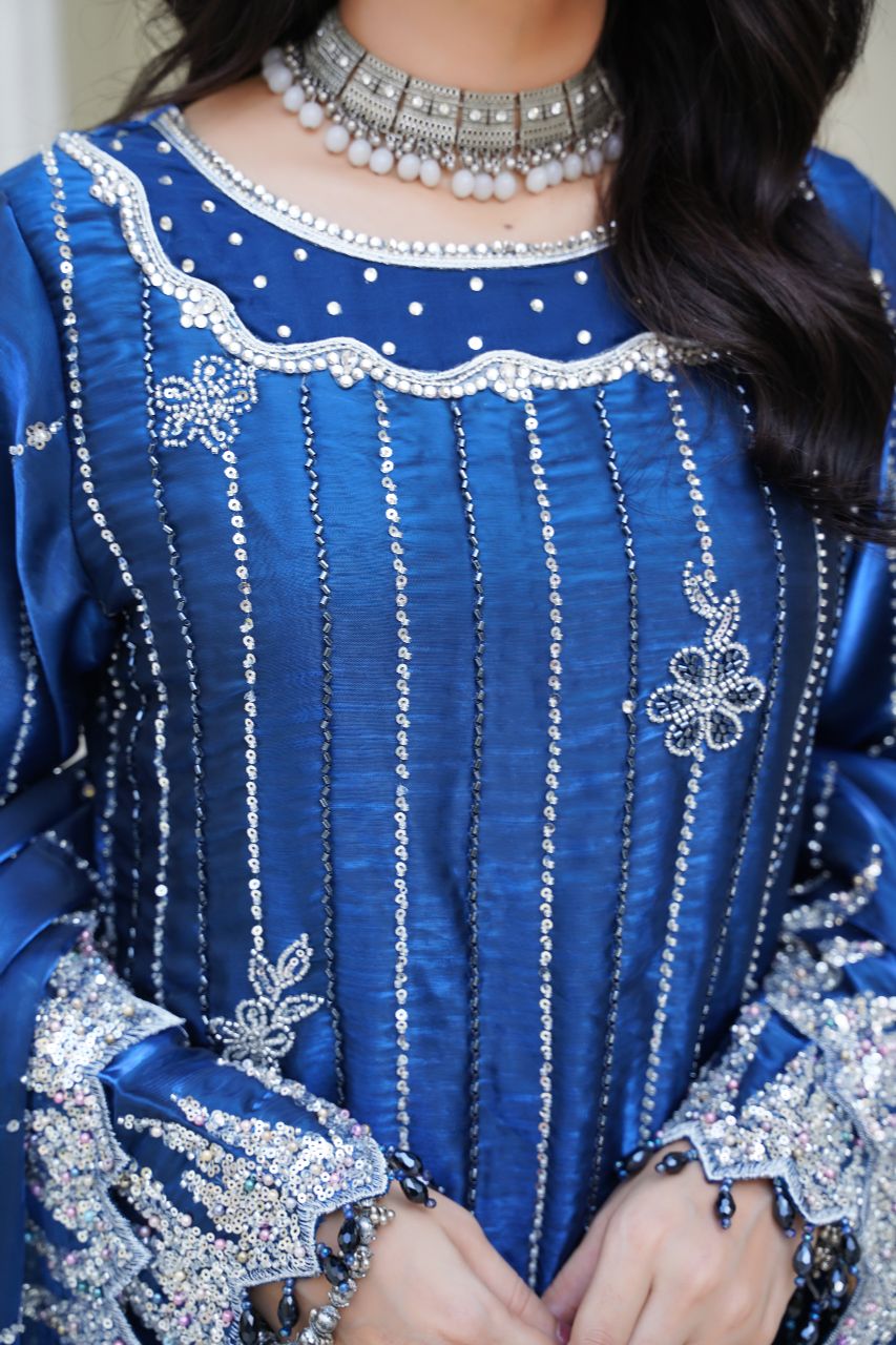 Queen Libas - Sahiba-e-Noor QL-F02