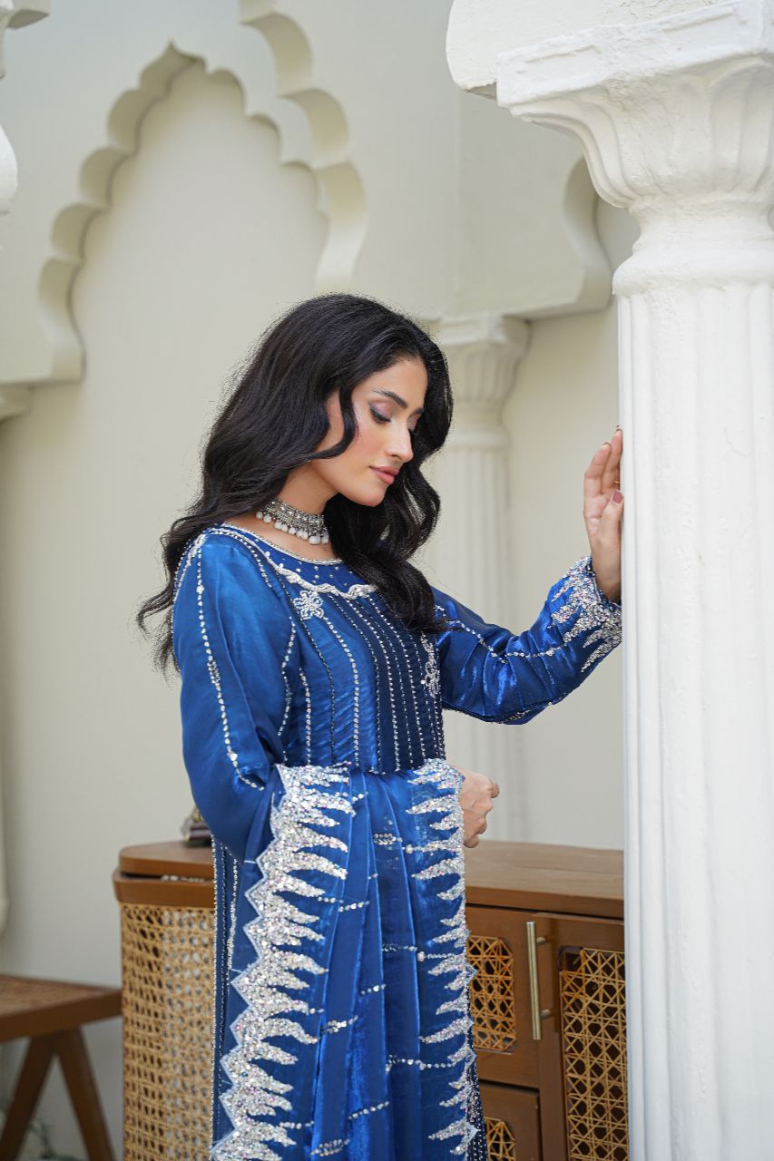 Queen Libas - Sahiba-e-Noor QL-F02