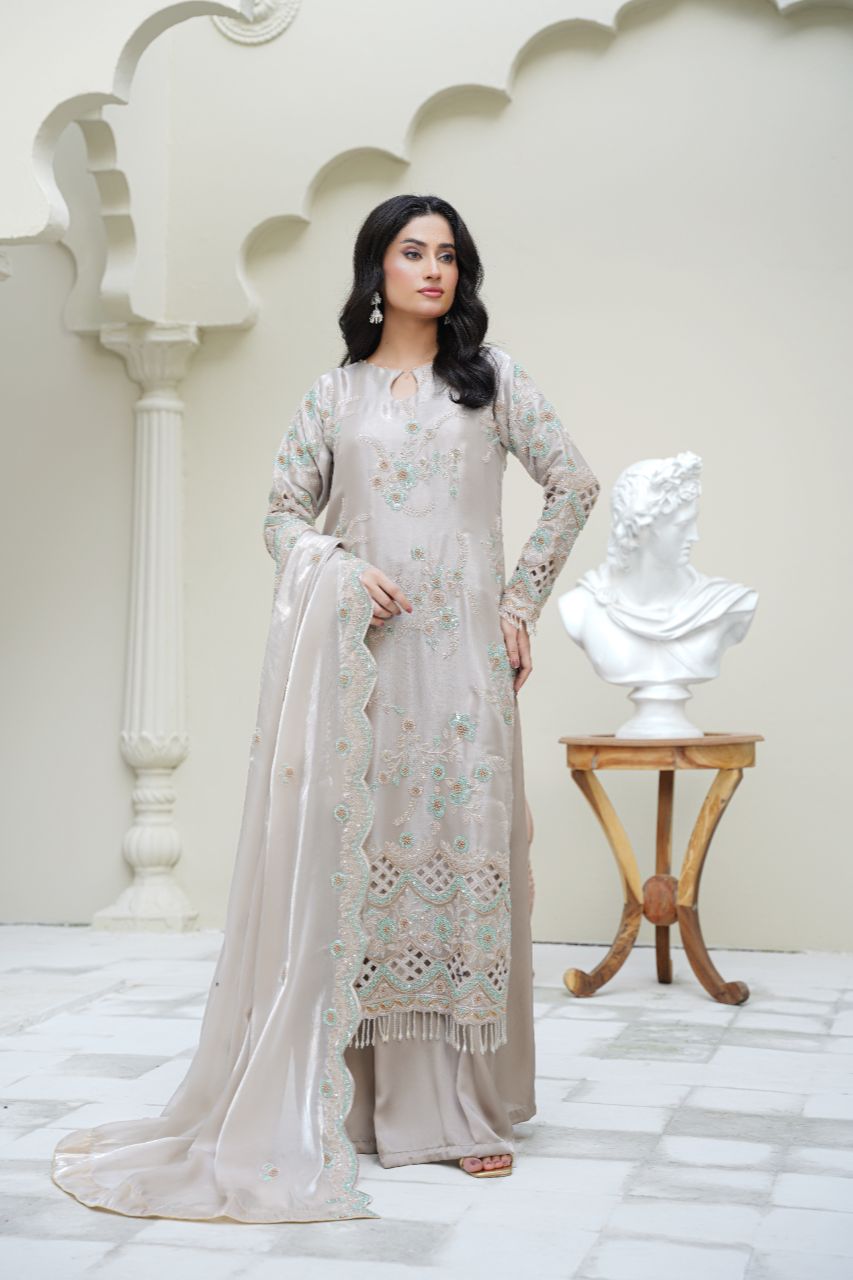 Queen Libas - Sahiba-e-Noor QL-F06