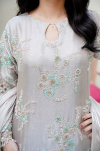 Queen Libas - Sahiba-e-Noor QL-F06