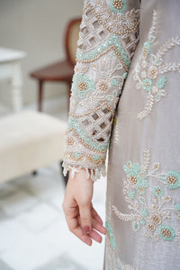 Queen Libas - Sahiba-e-Noor QL-F06