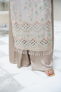 Queen Libas - Sahiba-e-Noor QL-F06