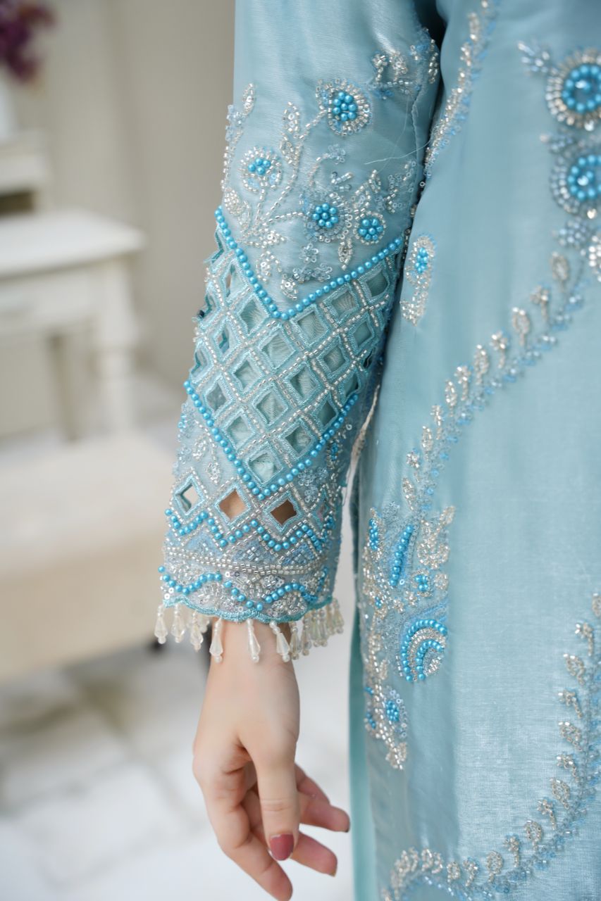 Queen Libas - Sahiba-e-Noor QL-F04