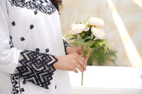 Har Din 1 – White Embroidered 3 Pc Suit