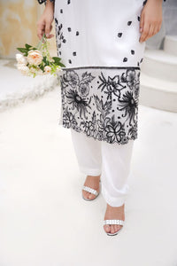 Har Din 1 – White Embroidered 3 Pc Suit