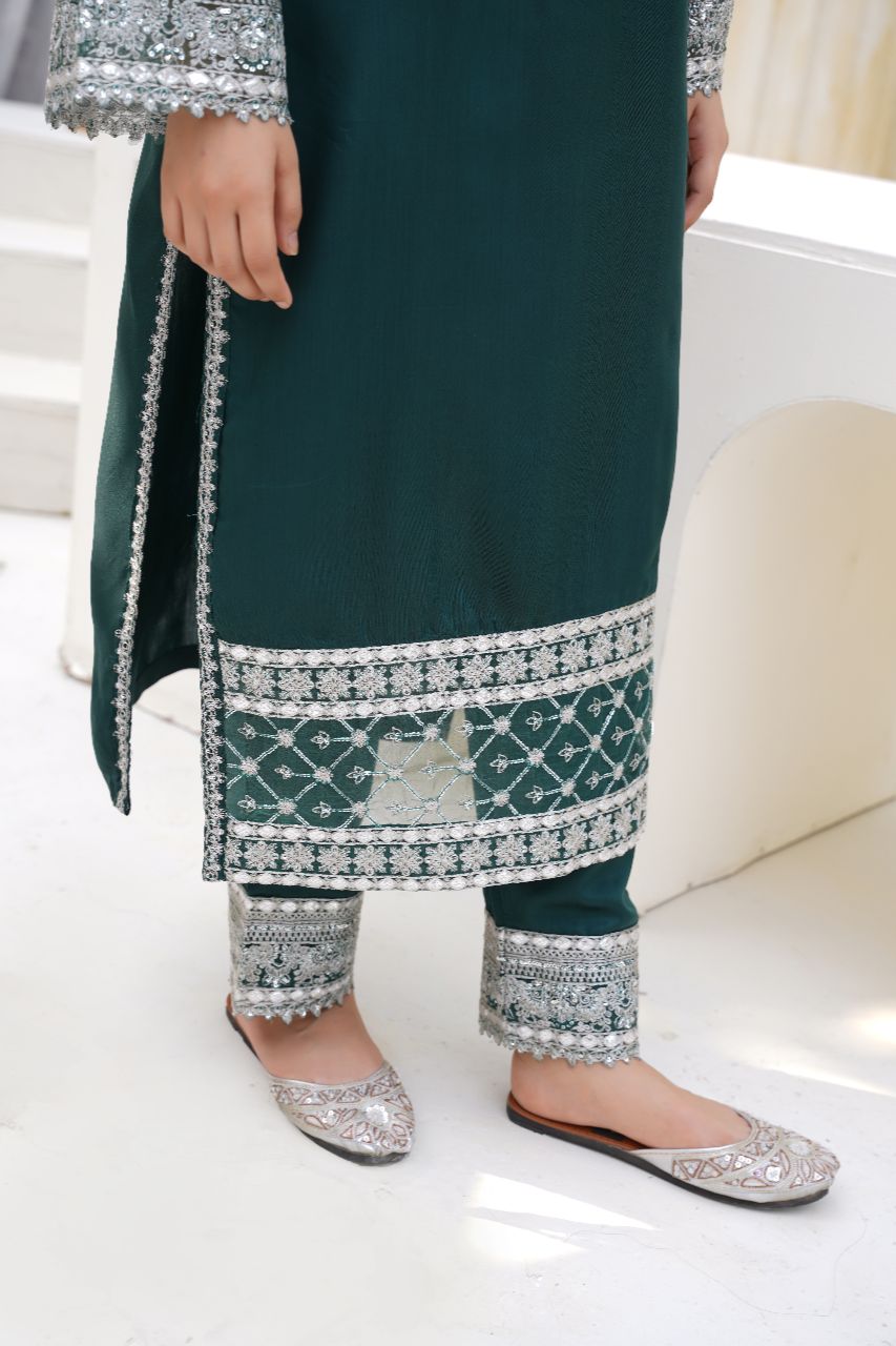 Har Din 6 –Deep Green Embroidered 3Pc Suit