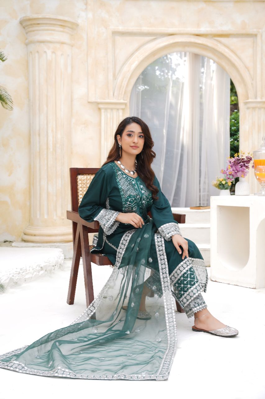 Har Din 6 –Deep Green Embroidered 3Pc Suit