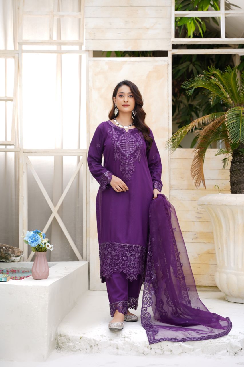 Har Din 4 – Purple Embroidered 3Pc Suit