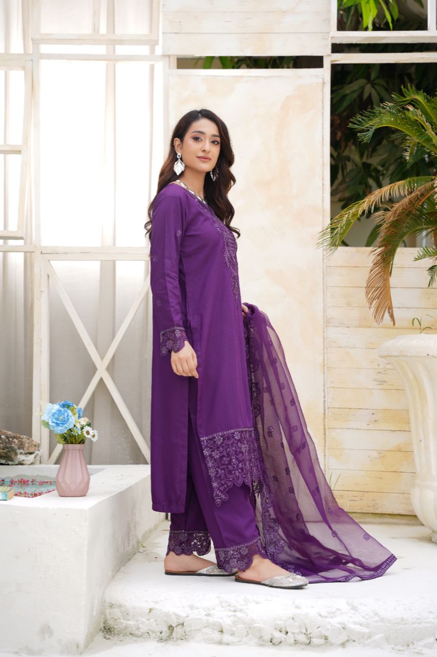 Har Din 4 – Purple Embroidered 3Pc Suit