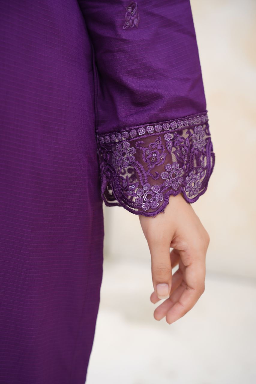 Har Din 4 – Purple Embroidered 3Pc Suit