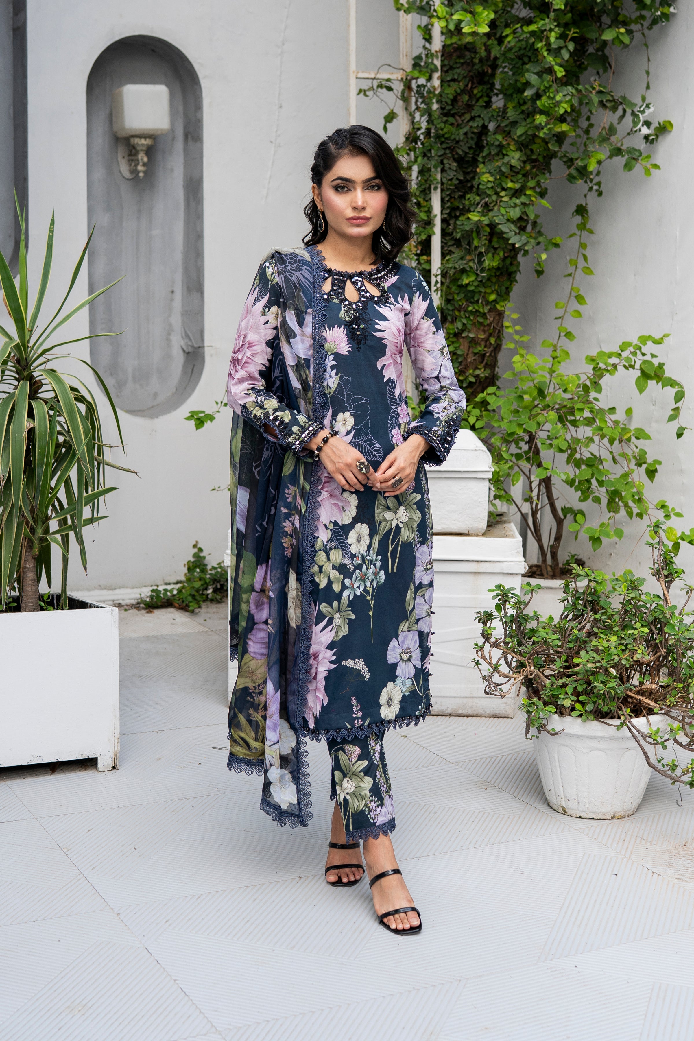 Queen Libas - Midnight Summer