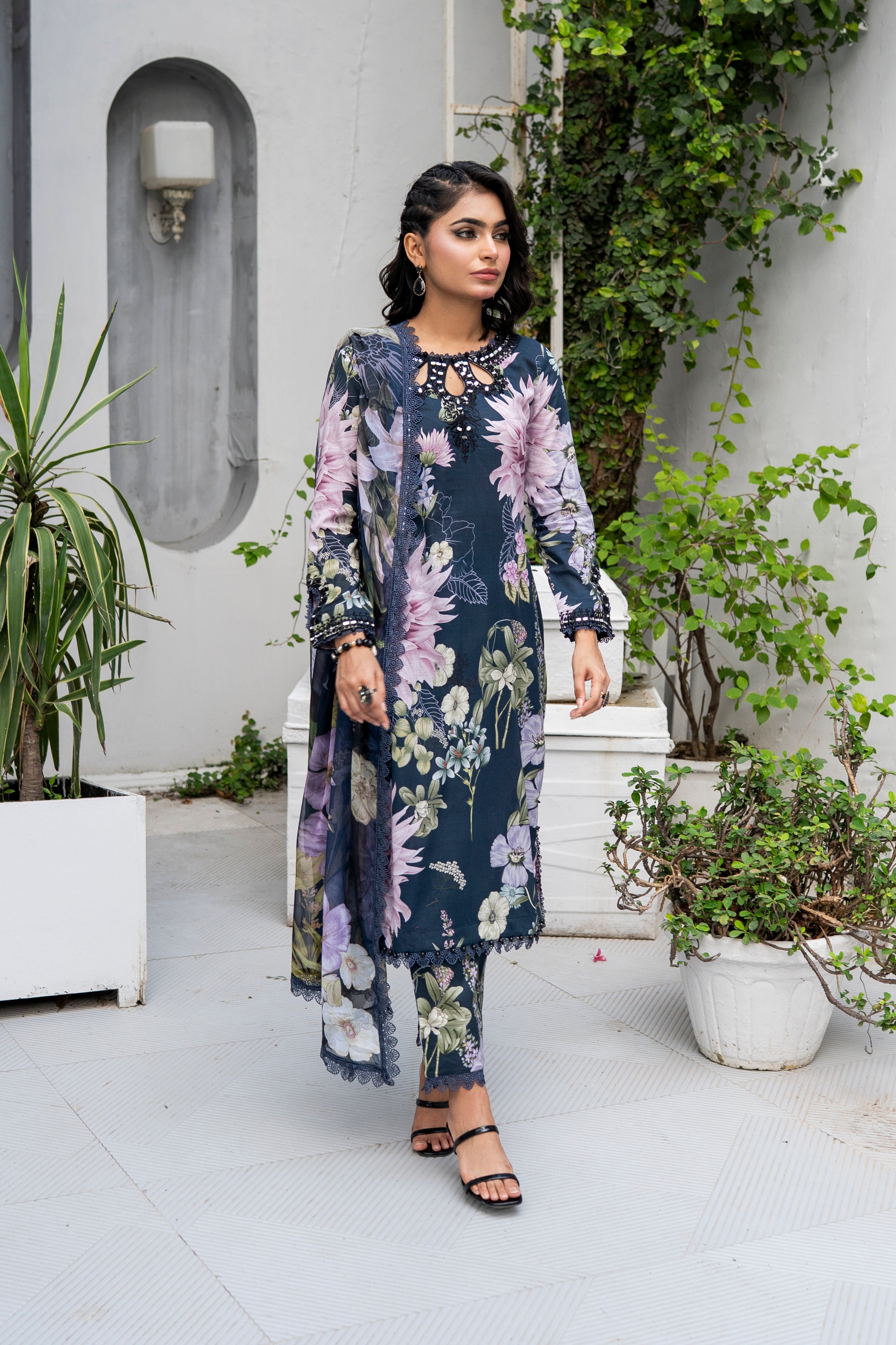 Queen Libas - Midnight Summer