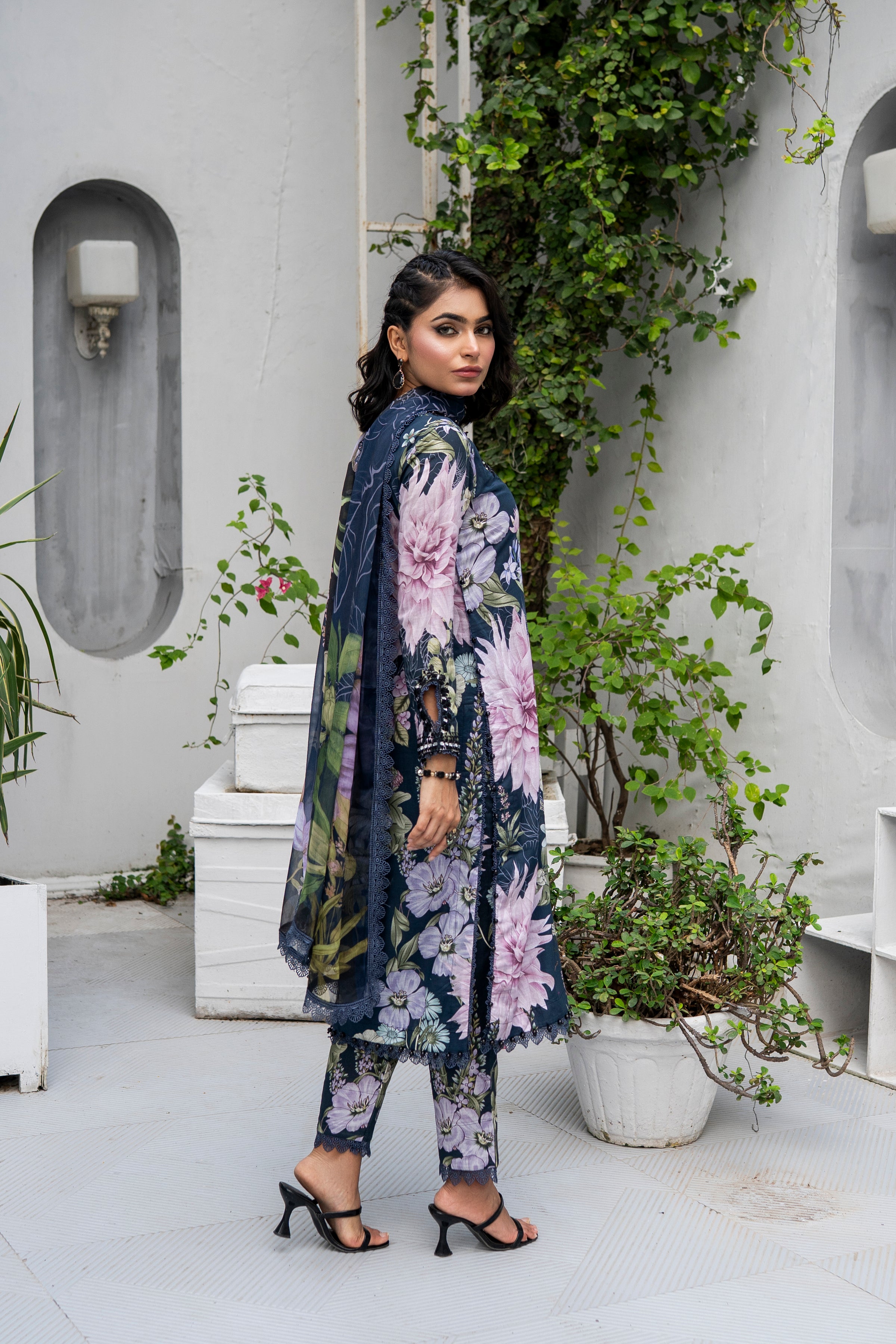 Queen Libas - Midnight Summer