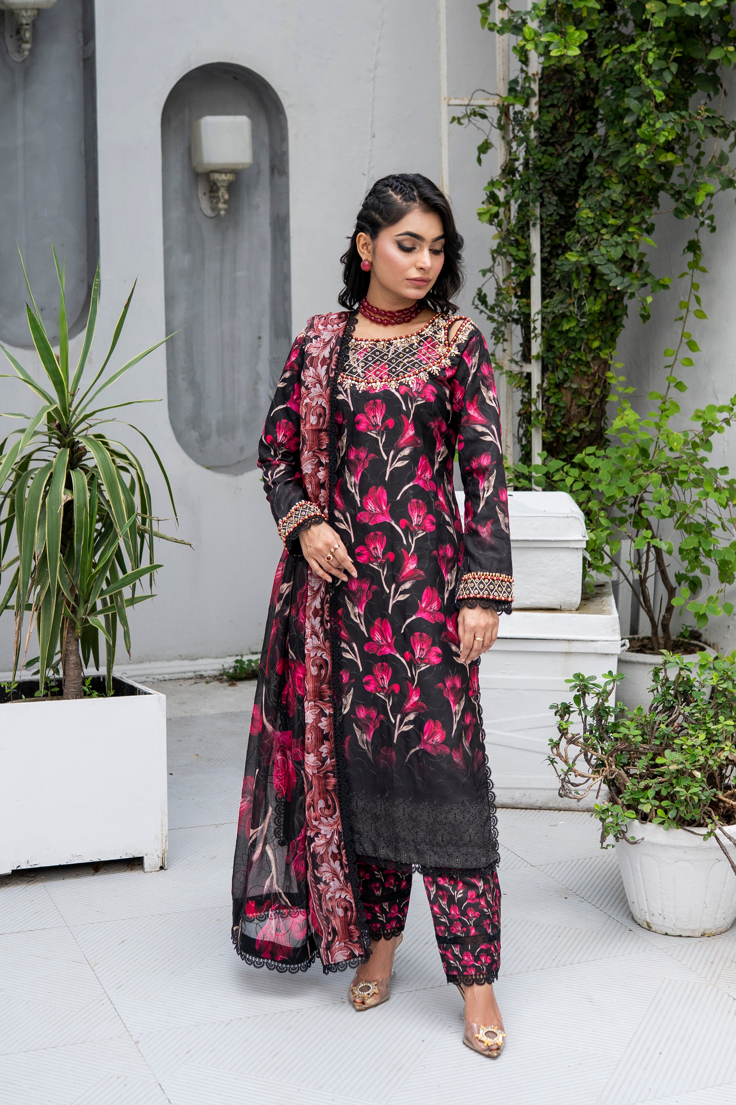 Queen Libas - Midnight Blossom.