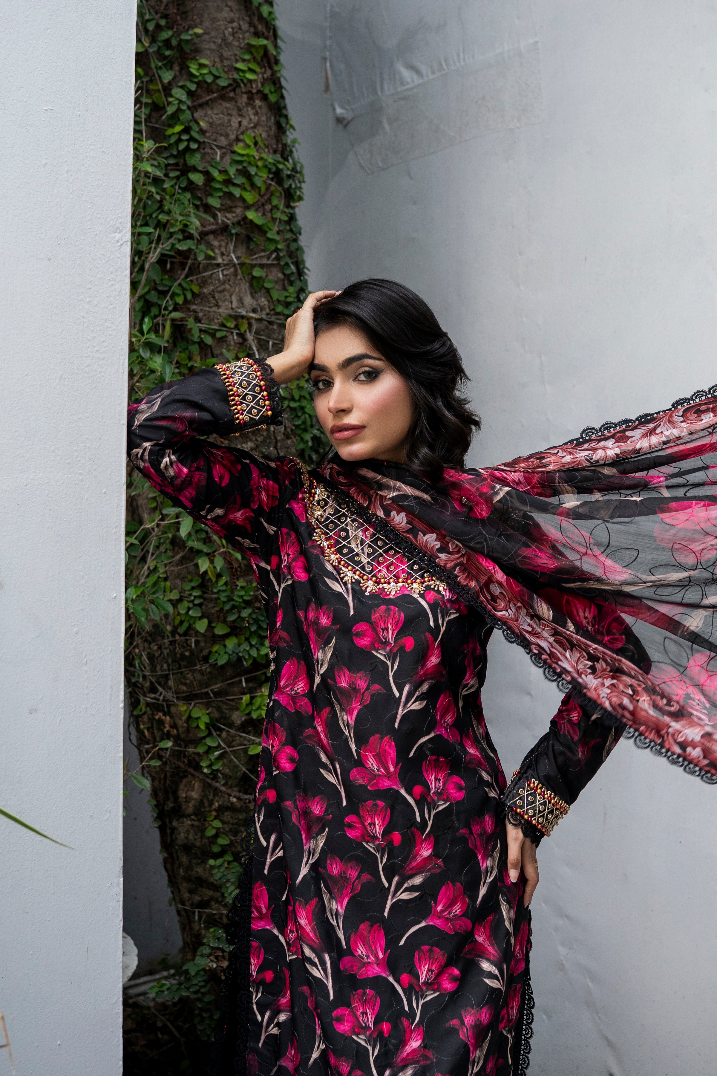 Queen Libas - Midnight Blossom.