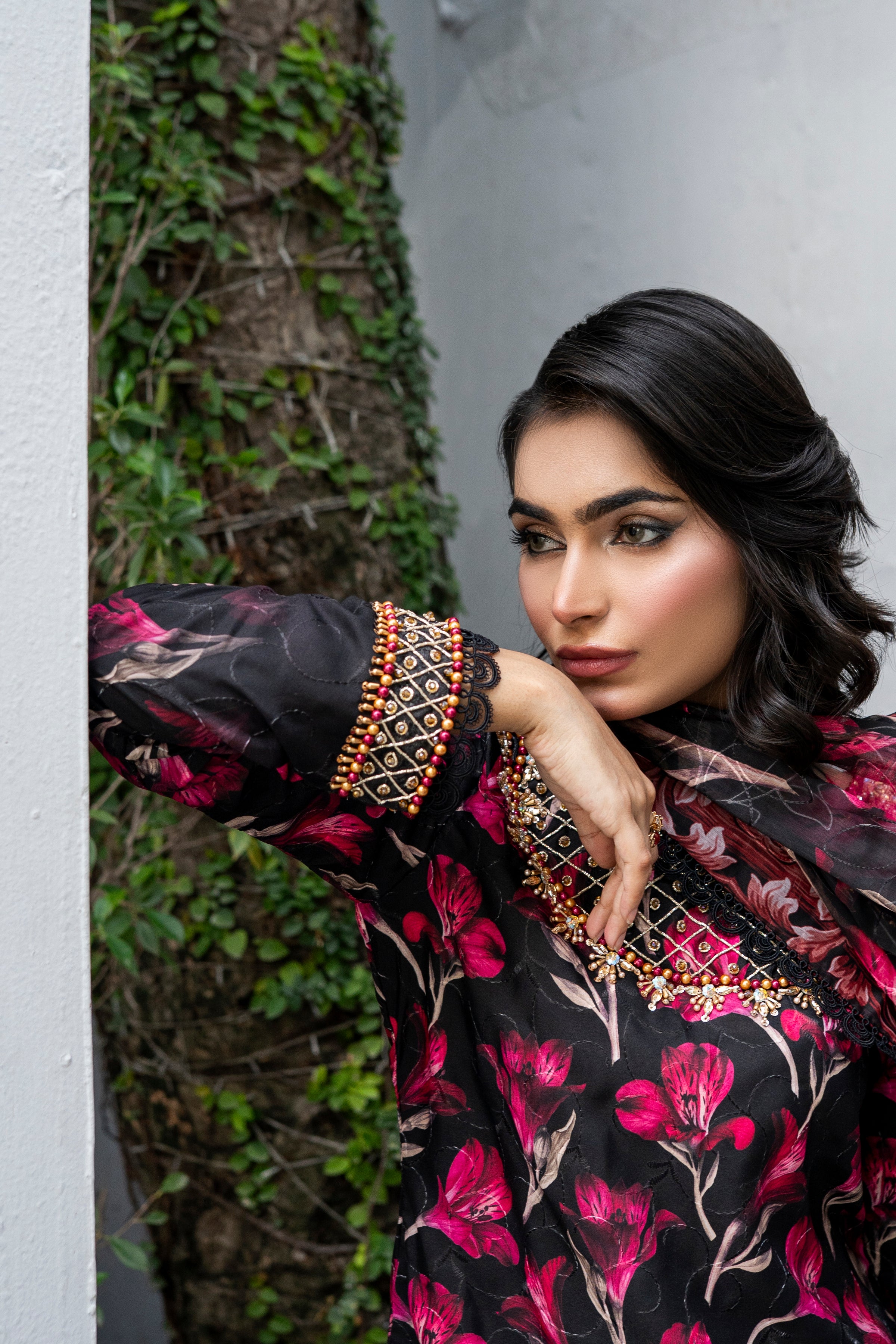 Queen Libas - Midnight Blossom.