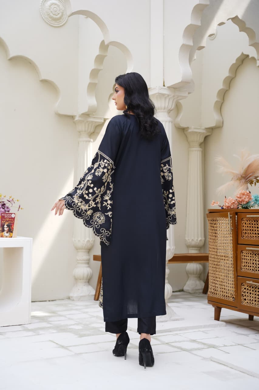 Har Din 3 – Black Embroidered 2Pc Suit