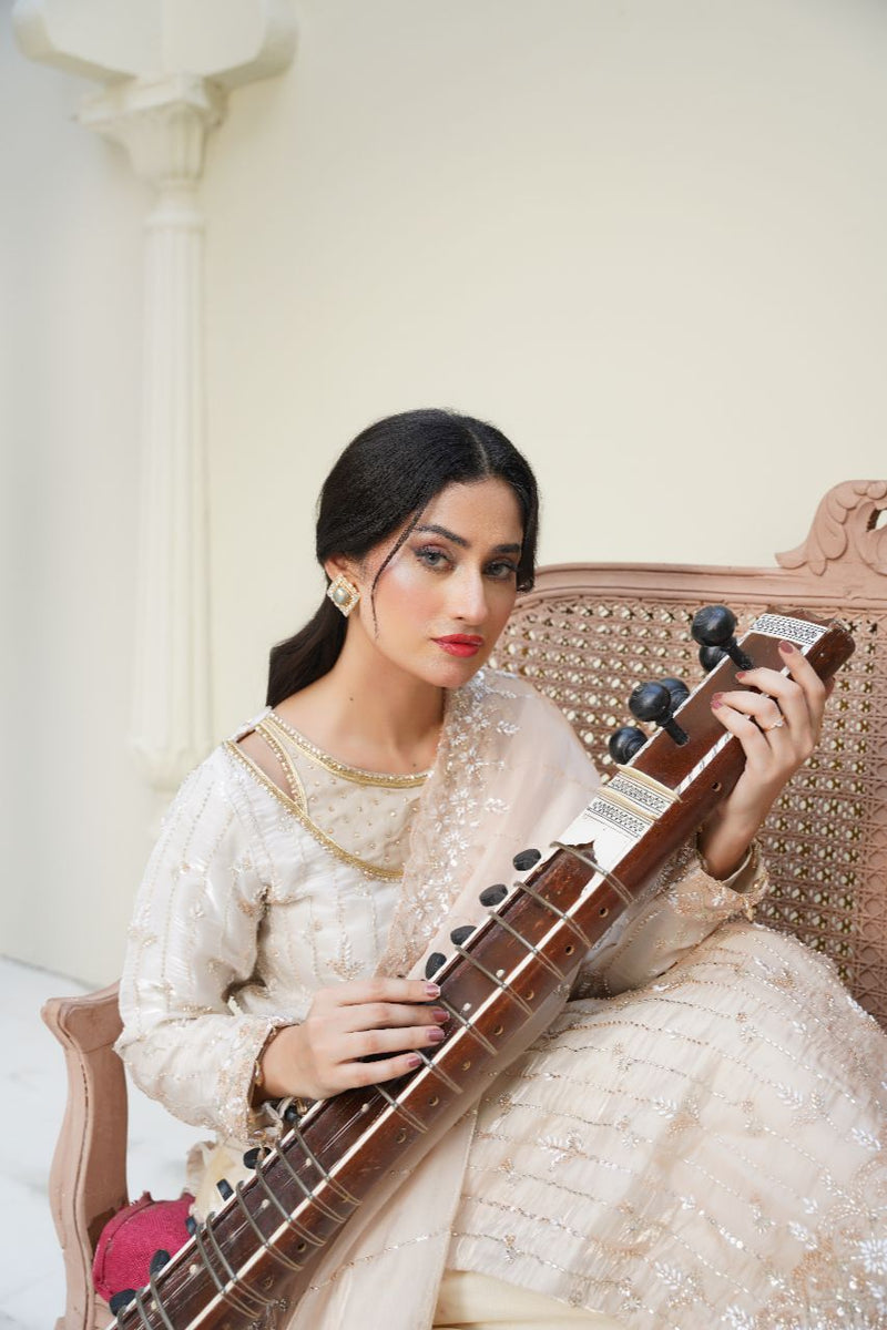 Queen Libas - Sahiba-e-Noor QL-F01