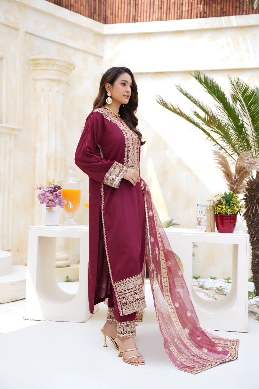 Har Din 6 –Deep Maroon Embroidered 3Pc Suit