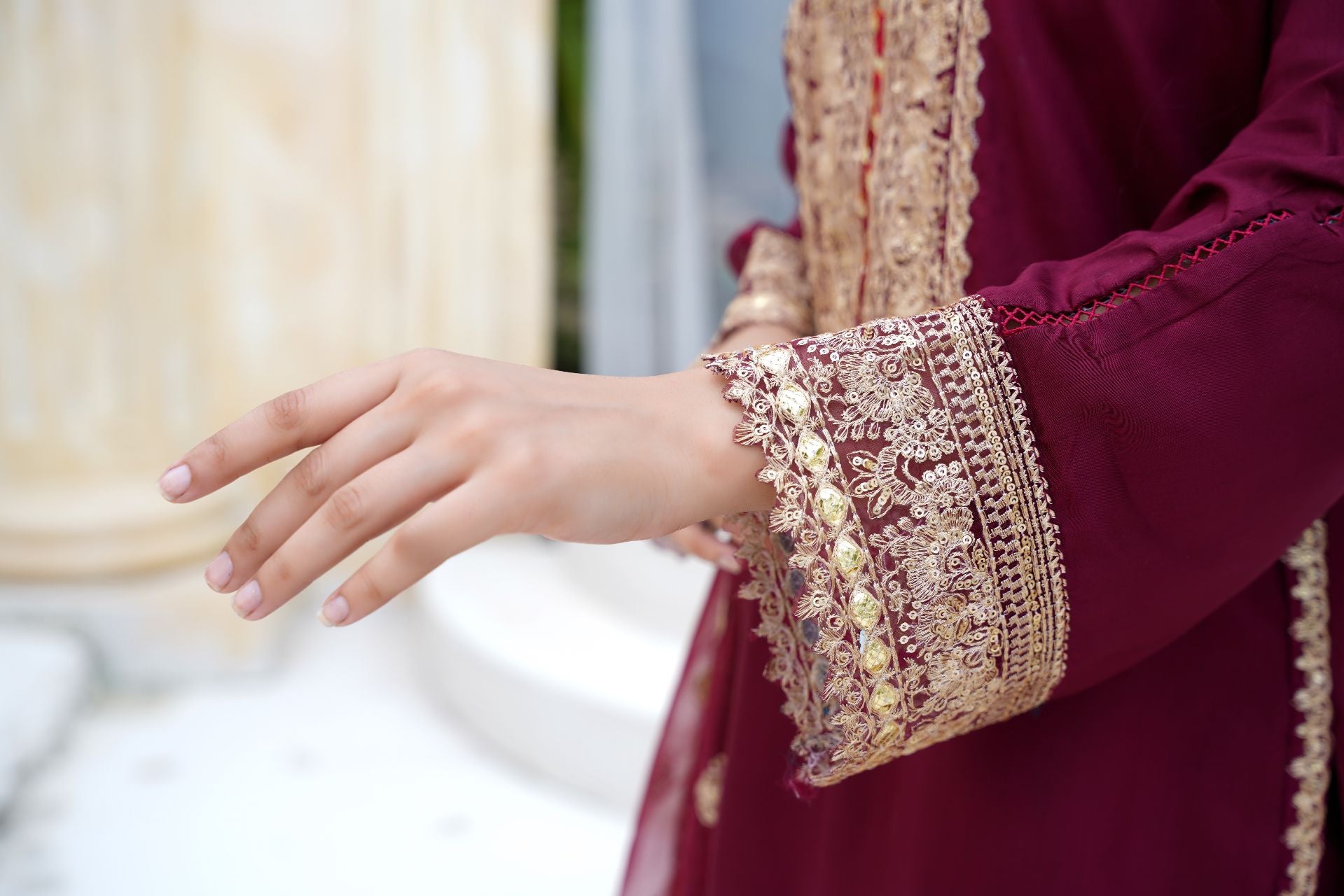 Har Din 6 –Deep Maroon Embroidered 3Pc Suit