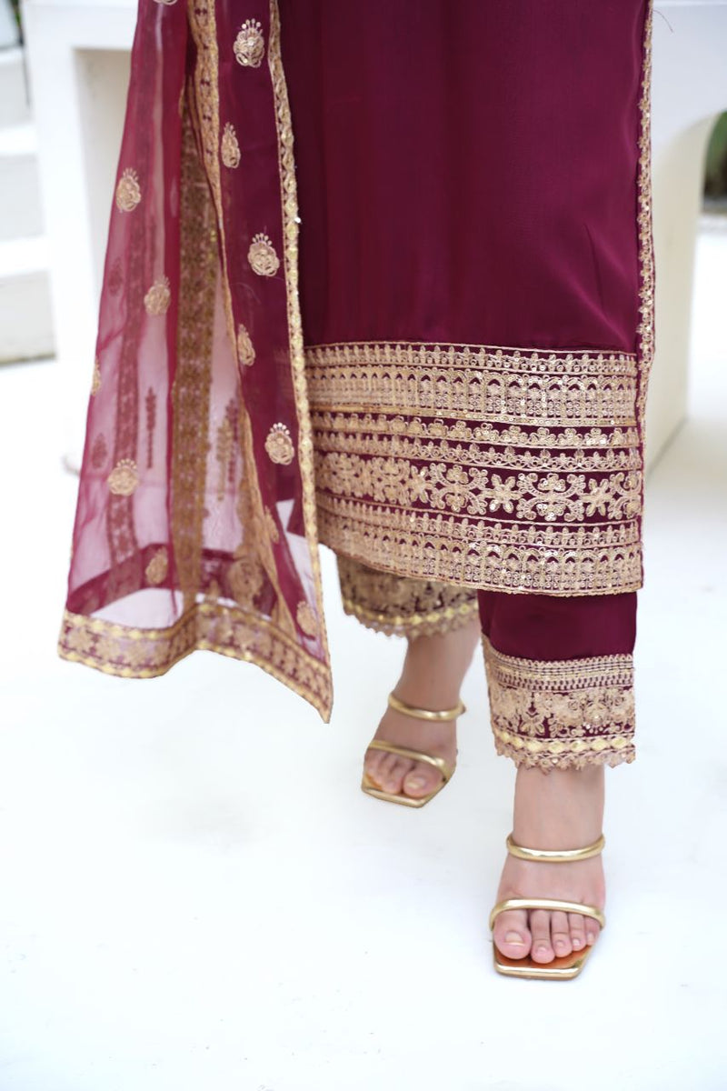 Har Din 6 –Deep Maroon Embroidered 3Pc Suit