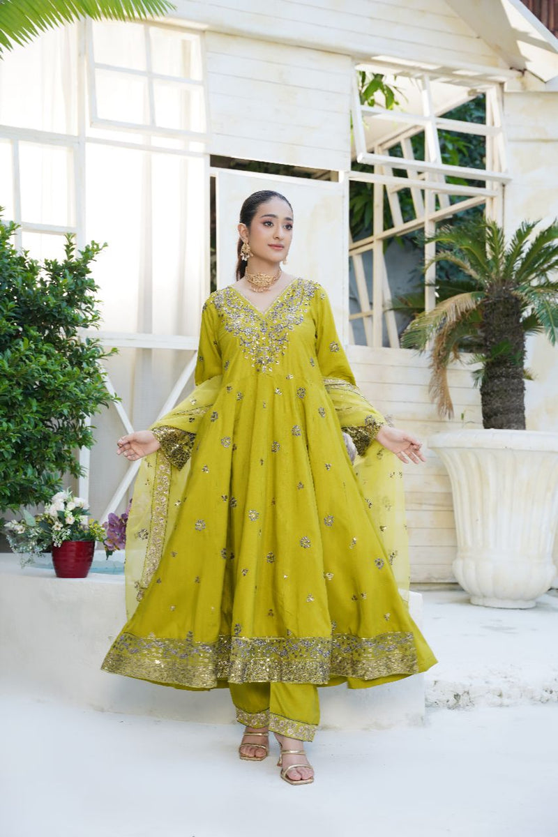 Har Din 2 – White Embroidered 3 Pc Suit