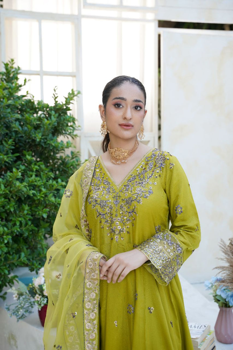 Har Din 2 – White Embroidered 3 Pc Suit