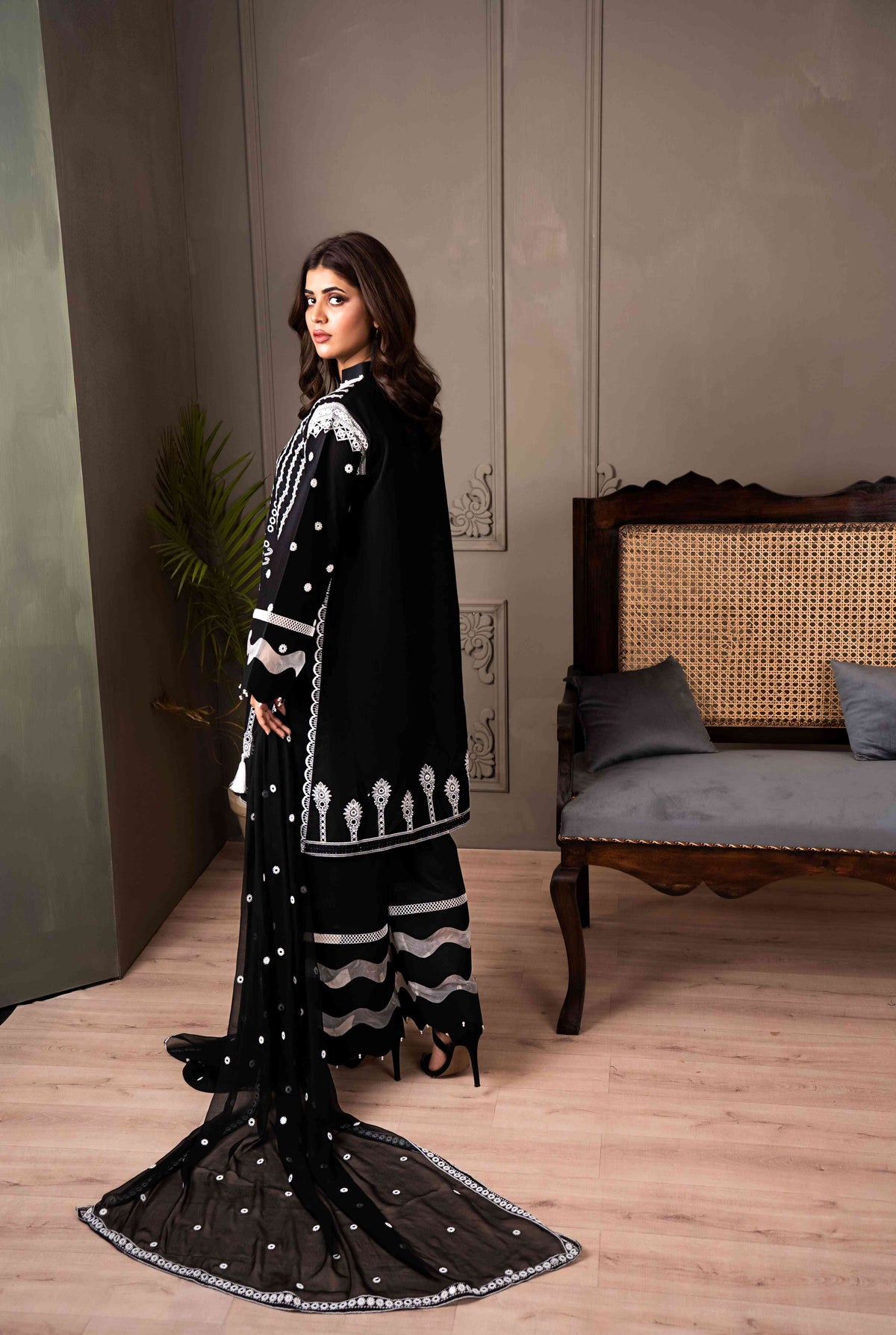 Queen Libas - Shop from No.1 Online Pakistani Boutique in UK