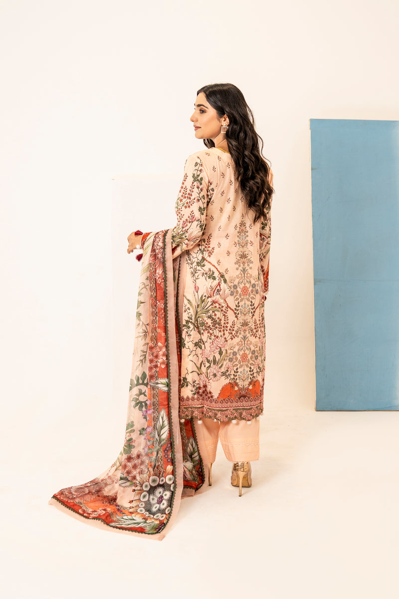 Queen Libas Pakistani Lawn Suit UK with Elegant Print.