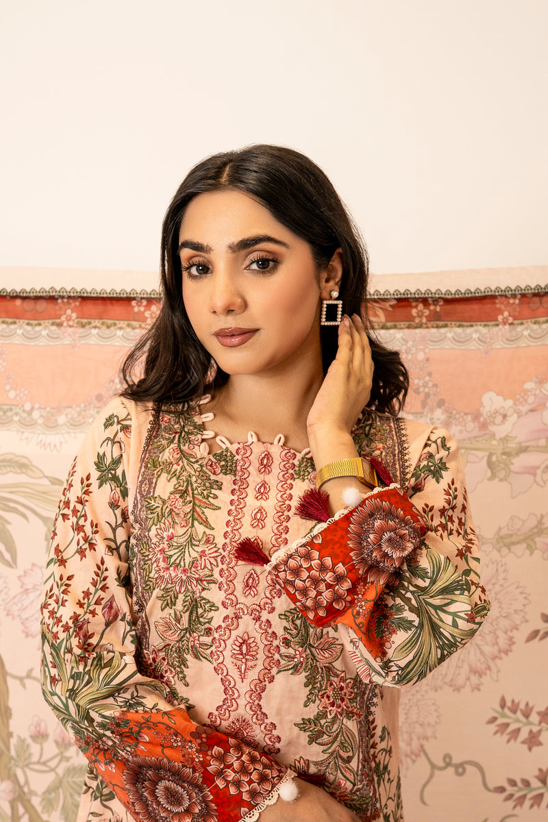 Queen Libas Pakistani Lawn Suit UK with Elegant Print.